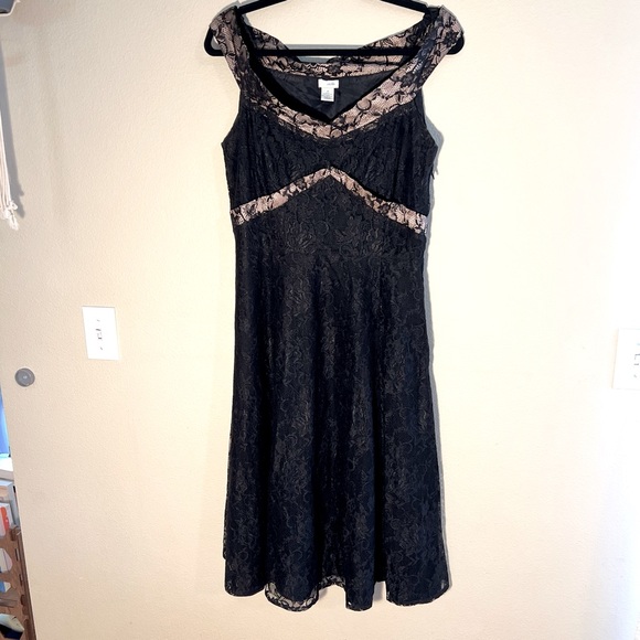 3/$30 🌻 Odille Anthropologie black lace fit-and-flare dress, Size 10 - Picture 1 of 6
